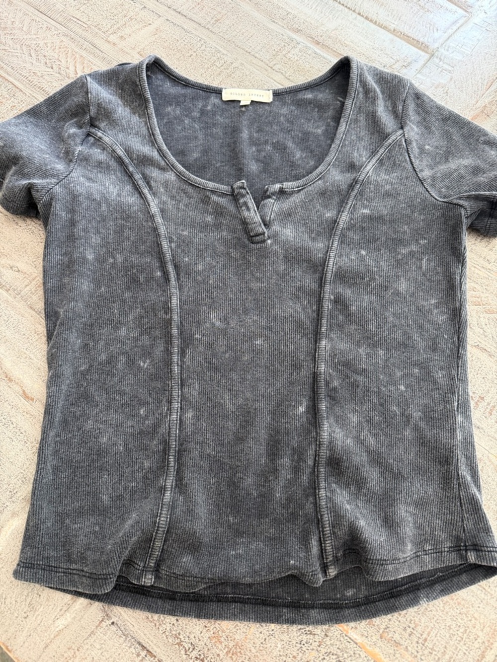 BKE Washed Charcoal Short Sleeve Scoop Neck Tee